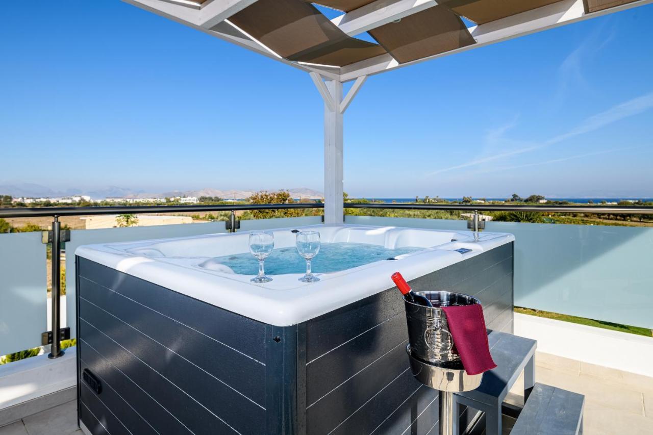 Asteria Pearl Villa 2 With Rooftop Jacuzzi Tigaki Exterior foto